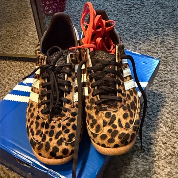 Brand New women’s Adidas SL72 Cheetah Print Sneakers with interchangeable laces - Picture 3 of 5